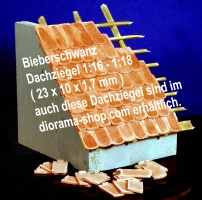 400 Keramik Biberschwanz Dachziegel, ziegelrot 1:16/18