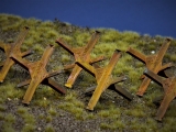 Diorama Zubehör, 6 Panzersperren Typ 3 Tschechenigel, coloriert und echt rostig, 1:35/32