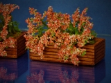 Diorama Zubehör, 3 Holz Blumenkästen mit Pflanzen, 5 x 2,5 x 1,5 cm, ca. 4 cm hoch