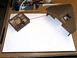 Diorama, Waldflugplatz mit Hangar und Baracke, beleuchtet, 1:48